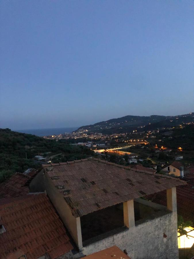 Casa Relax, un uliveto sul mare. Villa Diano San Pietro Exterior foto